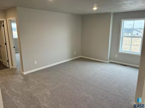 2001 N Valley View Rd, Sioux Falls, SD 57107 photo 12
