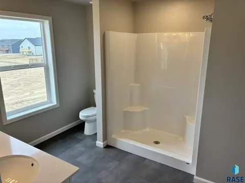 2001 N Valley View Rd, Sioux Falls, SD 57107 photo 16