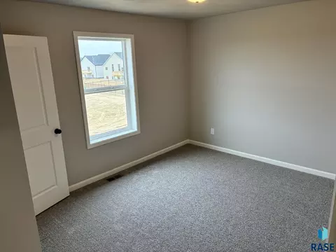 2001 N Valley View Rd, Sioux Falls, SD 57107 photo 23