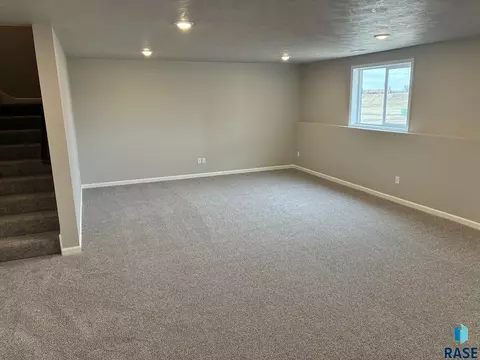2001 N Valley View Rd, Sioux Falls, SD 57107 photo 26