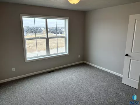 2001 N Valley View Rd, Sioux Falls, SD 57107 photo 20