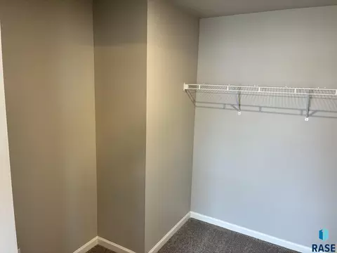 2001 N Valley View Rd, Sioux Falls, SD 57107 photo 18