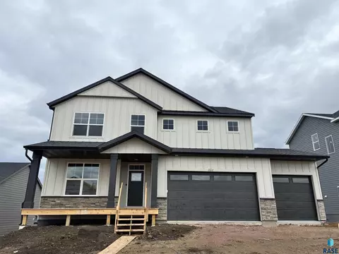 2612 S Copper Creek Ave, Sioux Falls, SD 57110