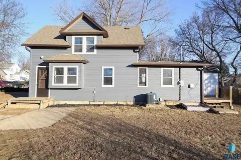 1914 S Duluth Ave, Sioux Falls, SD 57105