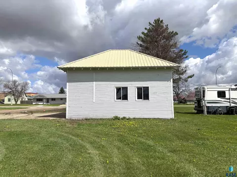 Other - 800 E 3rd St, Miller, SD 57362 photo 25 of 30