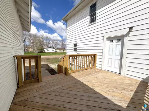 Exterior - 800 E 3rd St, Miller, SD 57362 photo 15 of 15