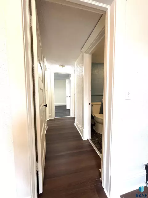 Entry Way - 800 E 3rd St, Miller, SD 57362 photo 6 of 10