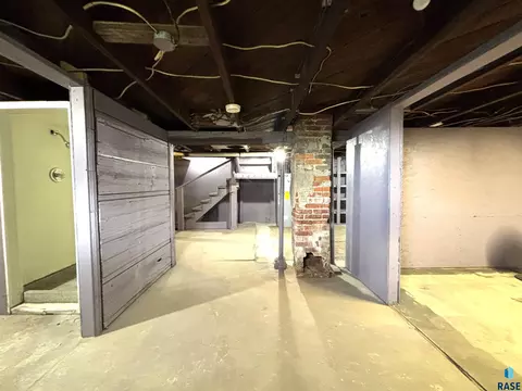 Entry Way - 800 E 3rd St, Miller, SD 57362 photo 10 of 10