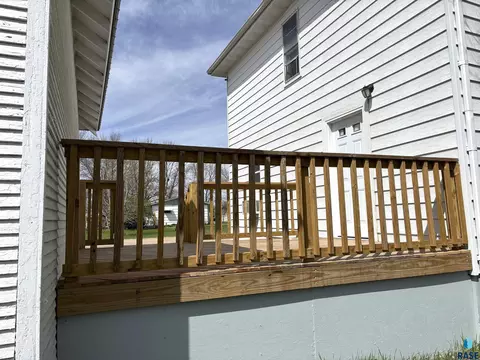 Exterior - 800 E 3rd St, Miller, SD 57362 photo 9 of 15