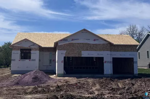 5509 W Cushman St, Sioux Falls, SD 57107