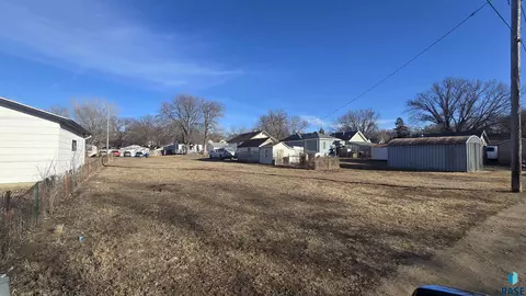 1007 N Van Eps St, Sioux Falls, SD 57103 photo 3