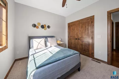 Bedroom - 4900 E Cattail Dr, Sioux Falls, SD 57110 photo 4 of 9