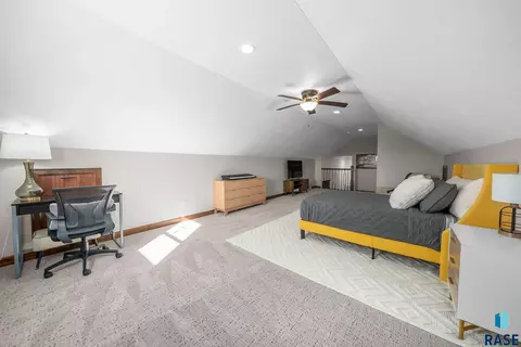 Bedroom - 4900 E Cattail Dr, Sioux Falls, SD 57110 photo 6 of 9