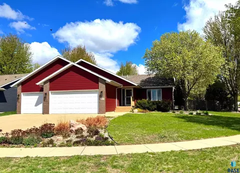 2200 E 63rd St, Sioux Falls, SD 57108