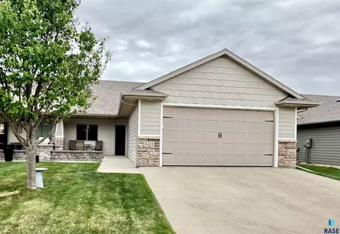 5413 S Westwind Ave, Sioux Falls, SD 57108