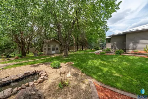 Exterior - 47027 272nd St, Tea, SD 57064 photo 4 of 11