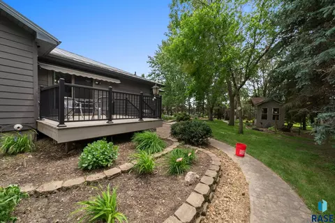 Exterior - 47027 272nd St, Tea, SD 57064 photo 9 of 11