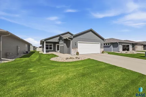 513 S Mary Gene Ave, Sioux Falls, SD 57106