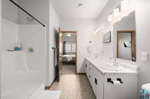 Bath - 7210 E 45th St, Sioux Falls, SD 57110 photo 1 of 2