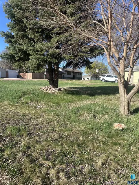 101 Main Ave, Garretson, SD 57030