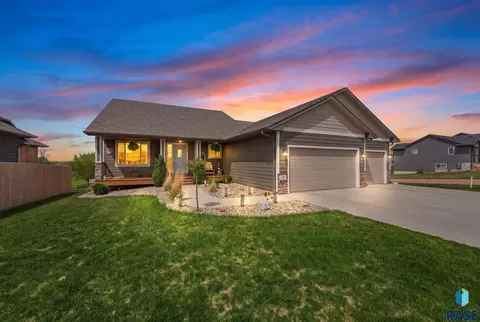 39 N 6th St, Baltic, SD 57003