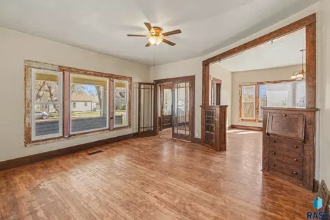 Living - 307 North St, Viborg, SD 57070 photo 3 of 4
