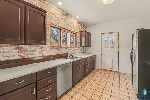 Kitchen - 307 North St, Viborg, SD 57070 photo 1 of 3