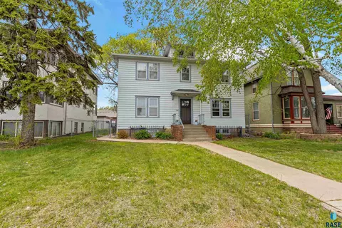 Exterior - 213 S Spring Ave, Sioux Falls, SD 57104 photo 2 of 6