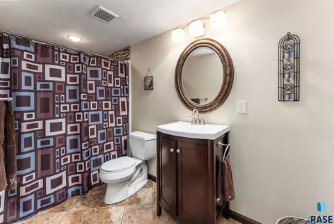 Bath - 5205 S Sirocco Ave, Sioux Falls, SD 57108 photo 2 of 2