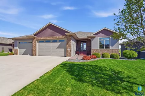 5300 E Harmodon St, Sioux Falls, SD 57110