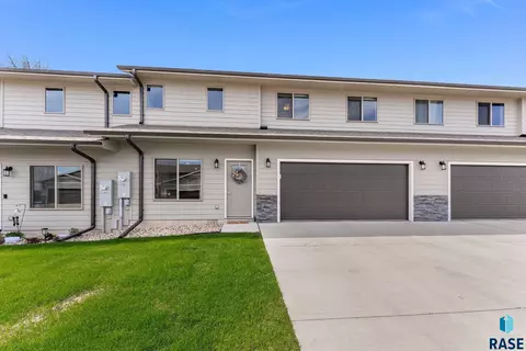 3523 E Siasconset Pl, Sioux Falls, SD 57108