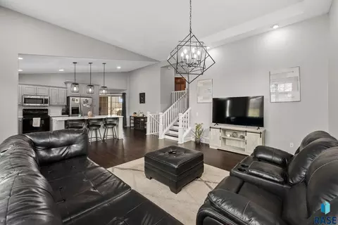 2213 E 63rd St, Sioux Falls, SD 57108 photo 9