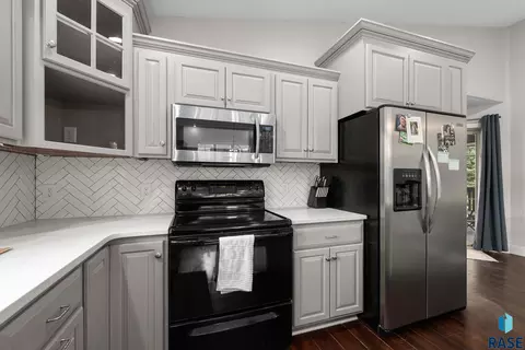 2213 E 63rd St, Sioux Falls, SD 57108 photo 8