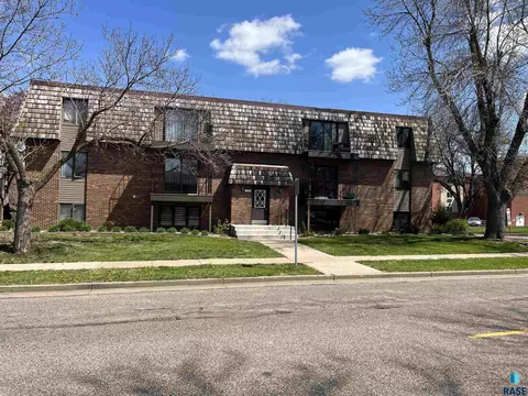 3708 S Terry Ave #110, Sioux Falls, SD 57106
