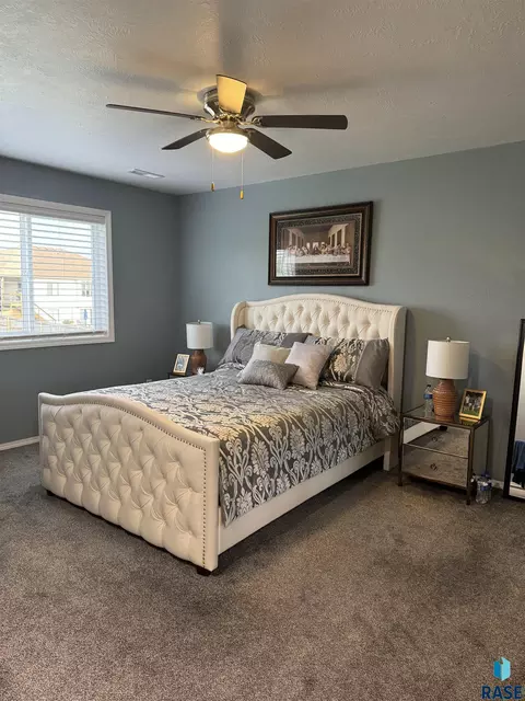 Bedroom - 1013 N Danielle Dr, Sioux Falls, SD 57103 photo 8 of 11