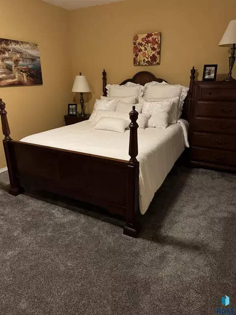 Bedroom - 1013 N Danielle Dr, Sioux Falls, SD 57103 photo 6 of 11