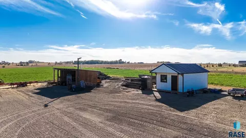Exterior - 47251 254th St, Baltic, SD 57003 photo 6 of 7