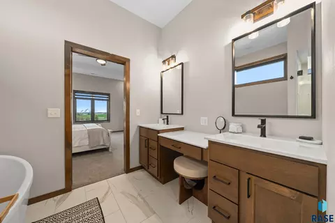 Bath - 47251 254th St, Baltic, SD 57003 photo 1 of 6