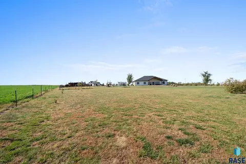 Exterior - 47251 254th St, Baltic, SD 57003 photo 5 of 7