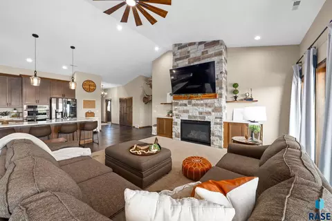 Living - 47251 254th St, Baltic, SD 57003 photo 4 of 5
