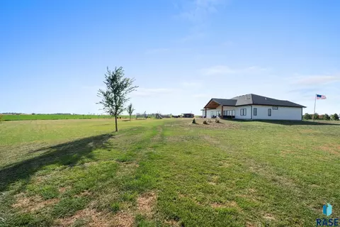 Exterior - 47251 254th St, Baltic, SD 57003 photo 4 of 7
