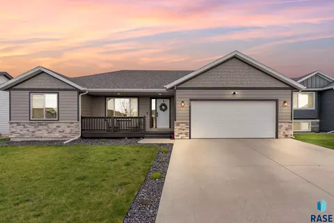 621 Prairieside Trl, Harrisburg, SD 57032