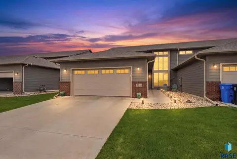 3810 E Bison Trl, Sioux Falls, SD 57108