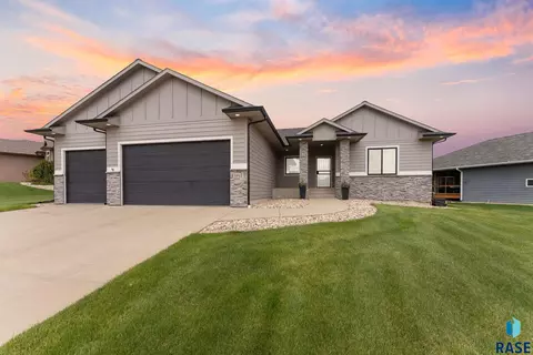 1917 S Firefly Dr, Sioux Falls, SD 57110