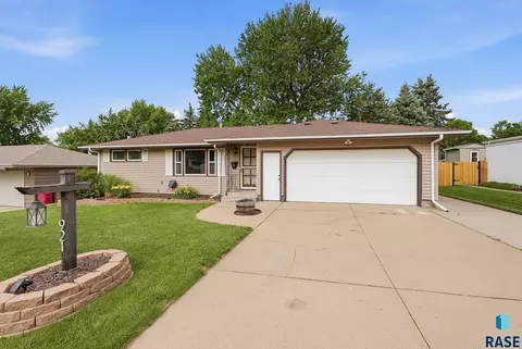 921 S Conklin Ave, Sioux Falls, SD 57103