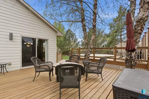 Exterior - 1609 S Locust Ave, Brandon, SD 57005 photo 14 of 24