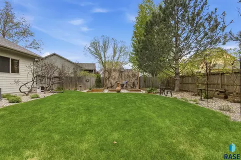 Exterior - 1609 S Locust Ave, Brandon, SD 57005 photo 20 of 24