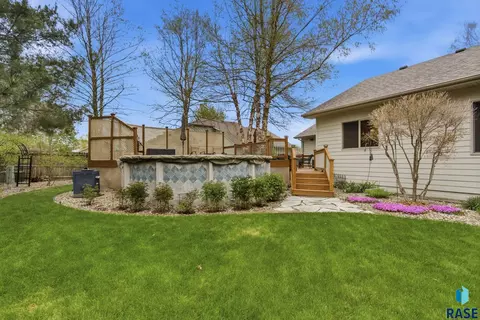 Exterior - 1609 S Locust Ave, Brandon, SD 57005 photo 21 of 24