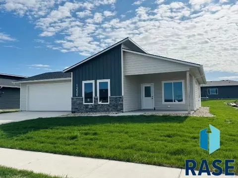 1230 N Titan St, Tea, SD 57064