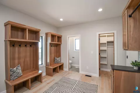 Entry Way - 8421 E Roughlock St, Sioux Falls, SD 57110 photo 5 of 6